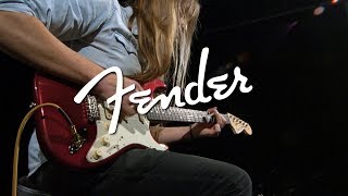 Fender American Performer Stratocaster HSS RW Aubergine  Gear4music [upl. by Eylrac]